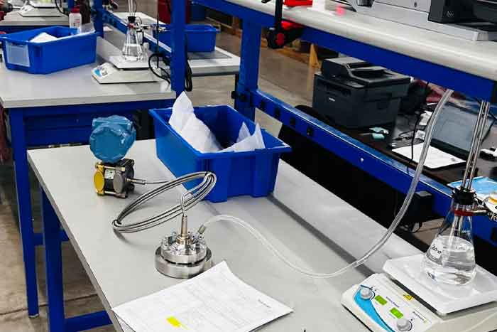 Haygor fill and calibration workbench with pressure instrumentation